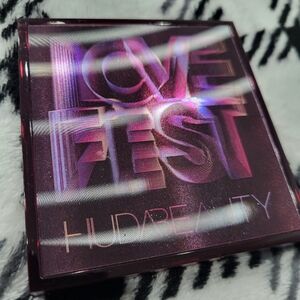 9 shade huda eyeshadow pallets